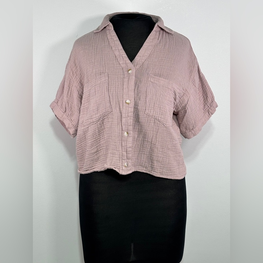 Love Notes Cropped Top Pink Medium Textured Cotton Button Up Shirt Womens